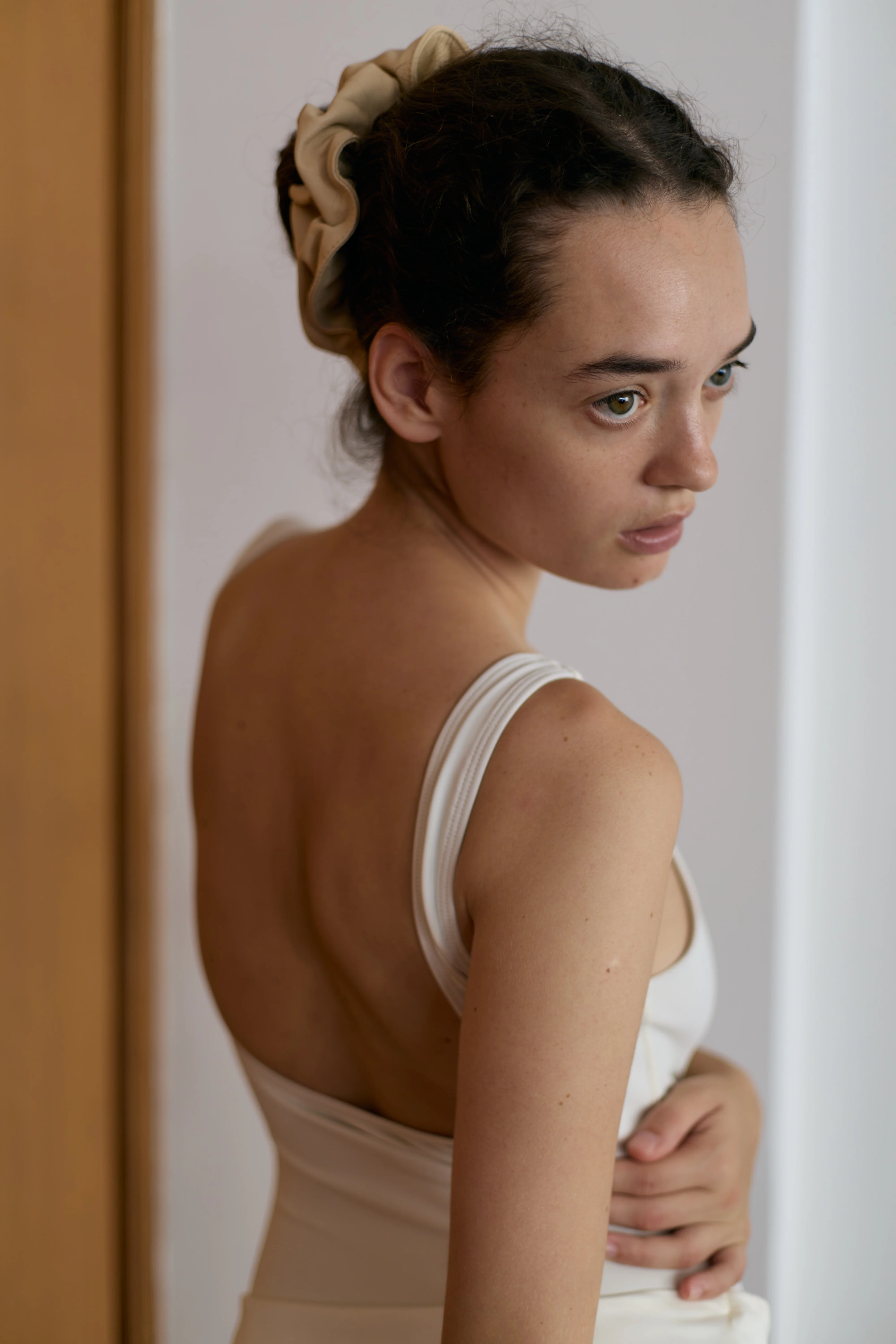 CYGNE Scrunchie in Marfil - Image 3