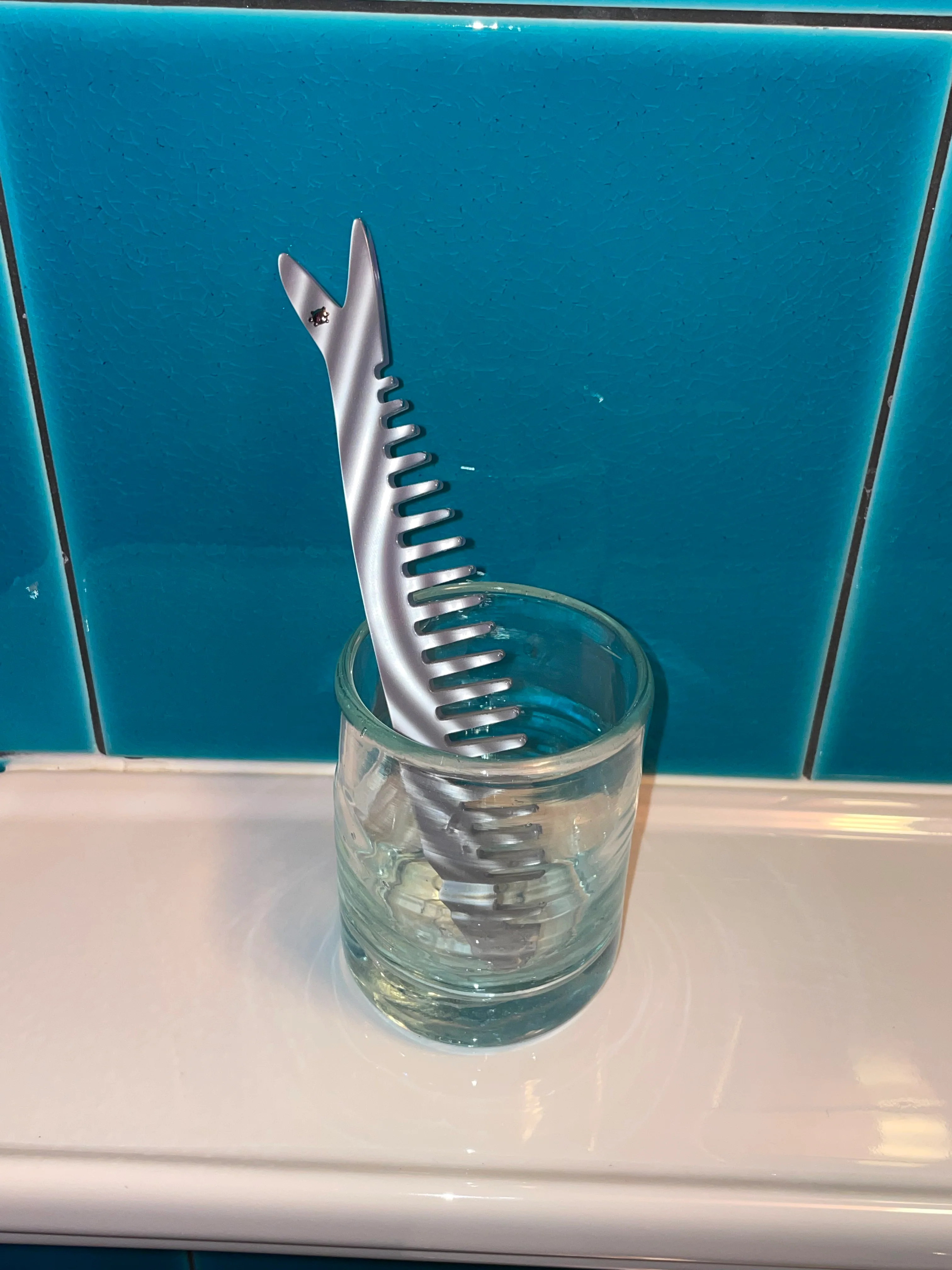 SARDINE COMB with Case - By Turtle Story - Image 4